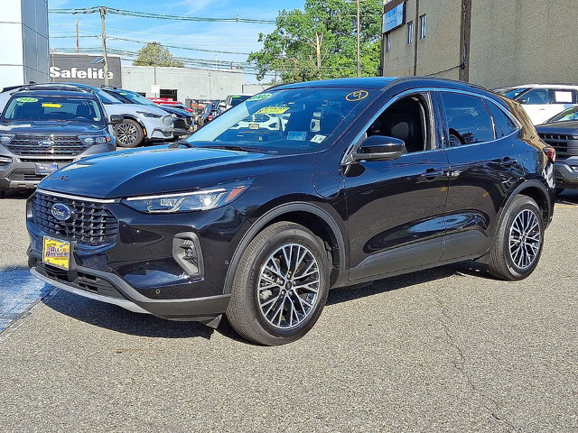Certified 2023 Ford Escape SE w/ PHEV Premium Package FWD image 4