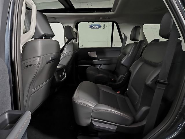 Certified 2025 Ford Expedition Active image 12