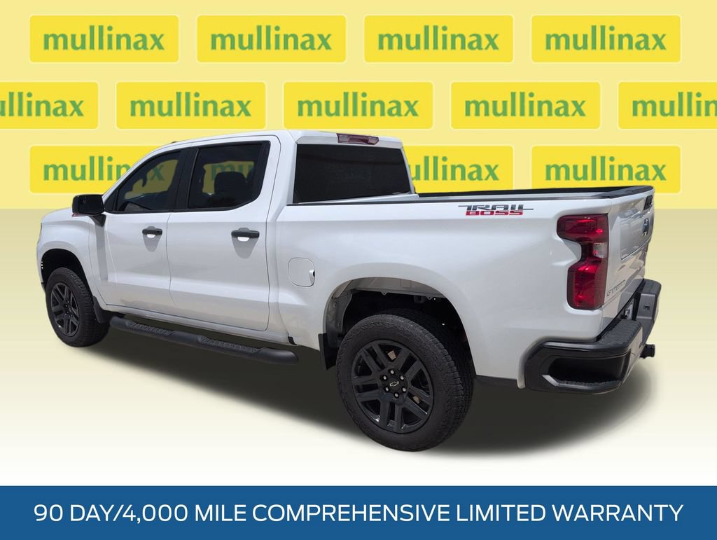 Used 2025 Chevrolet Silverado 1500 Custom Trail Boss w/ Turbomax Blackout Package AWD/4WD image 9