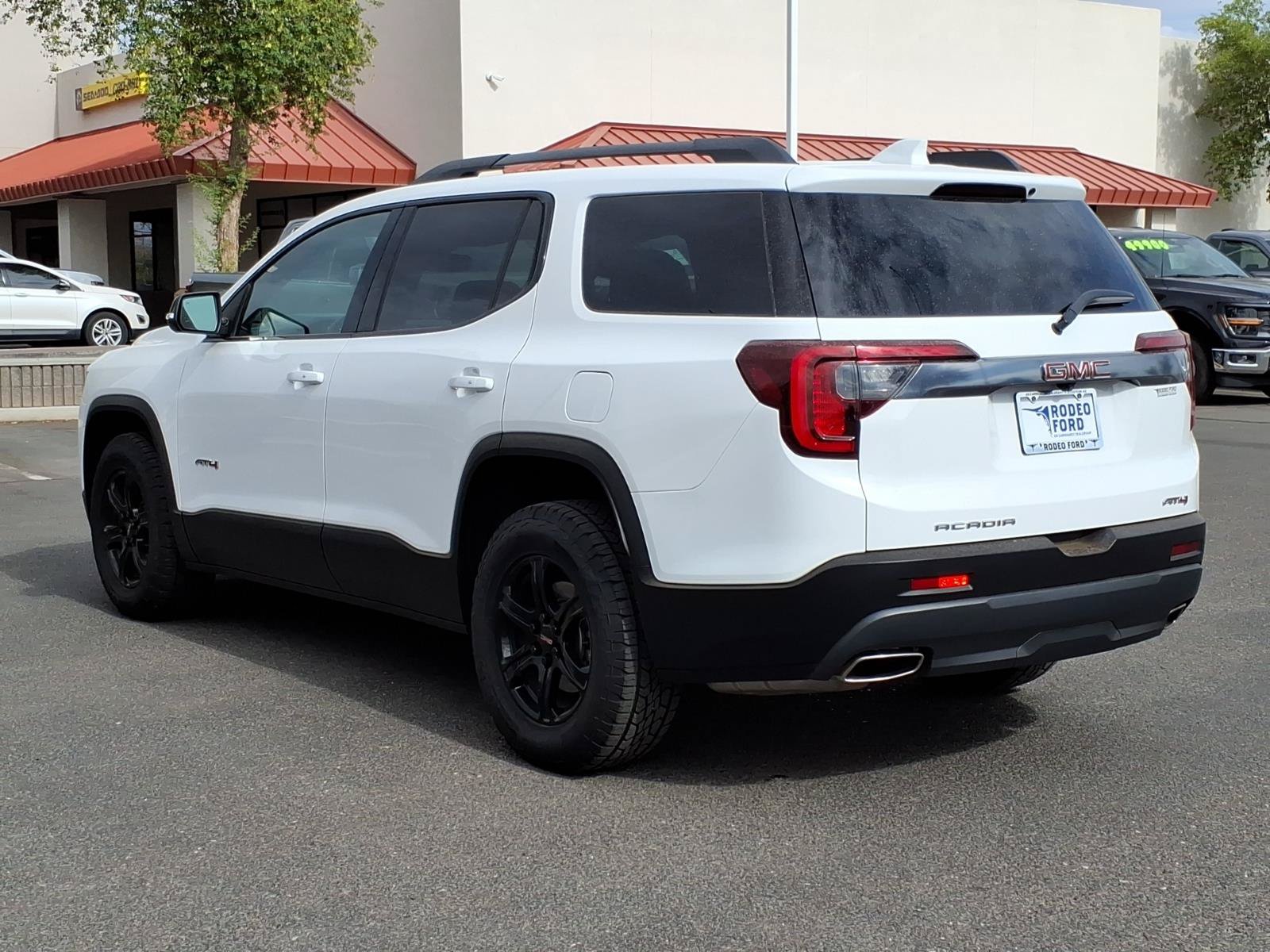 Used 2023 GMC Acadia AT4 w/ Technology Package AWD/4WD image 3