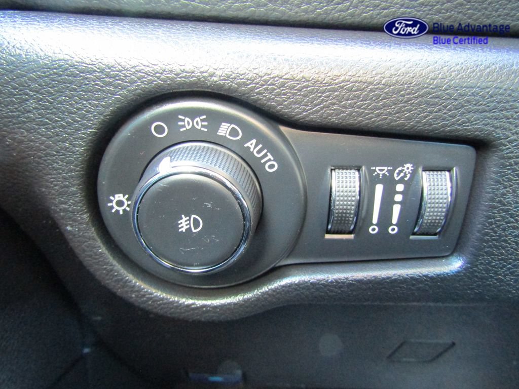 Used 2025 Chrysler Pacifica Limited FWD image 32