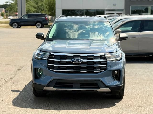 Certified 2025 Ford Explorer Active w/ Active Comfort Package AWD/4WD image 32