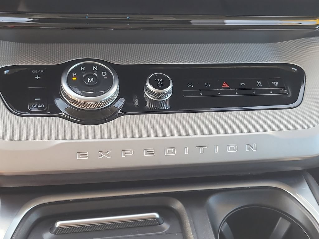 Certified 2025 Ford Expedition Active RWD image 26