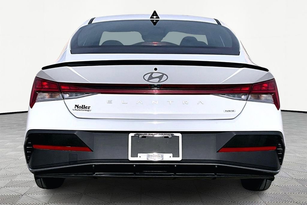 Used 2025 Hyundai Elantra SEL FWD image 3