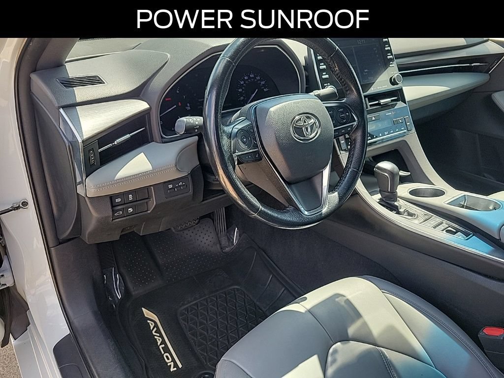 Used 2019 Toyota Avalon XLE w/ Moonroof Package FWD image 19