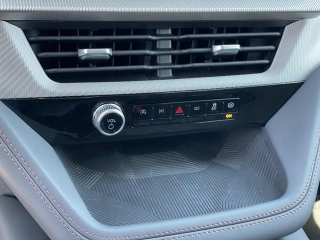 Certified 2025 Ford Explorer Active w/ Active Comfort Package RWD image 15