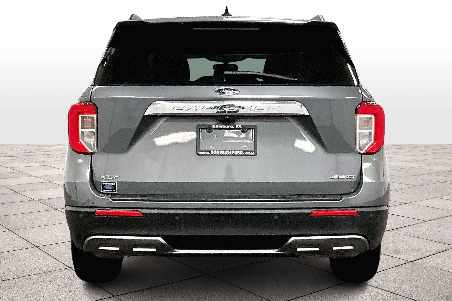 Certified 2022 Ford Explorer XLT w/ Equipment Group 202A image 2