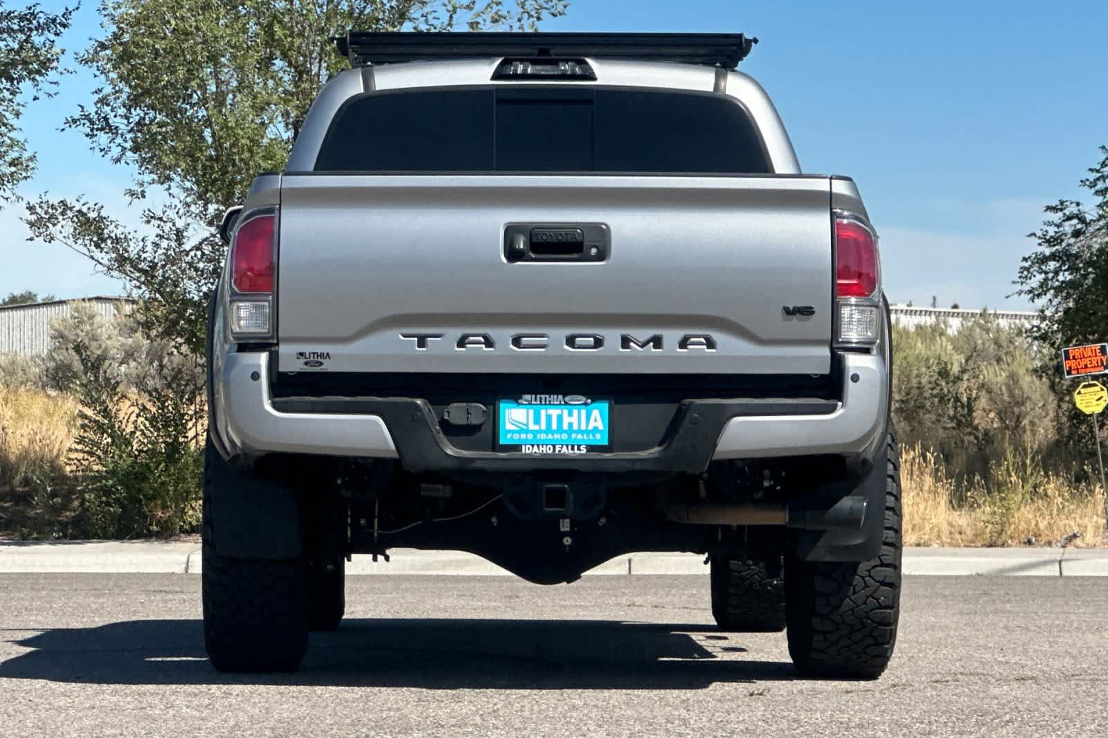Used 2021 Toyota Tacoma TRD Off-Road w/ Technology Package AWD/4WD image 7