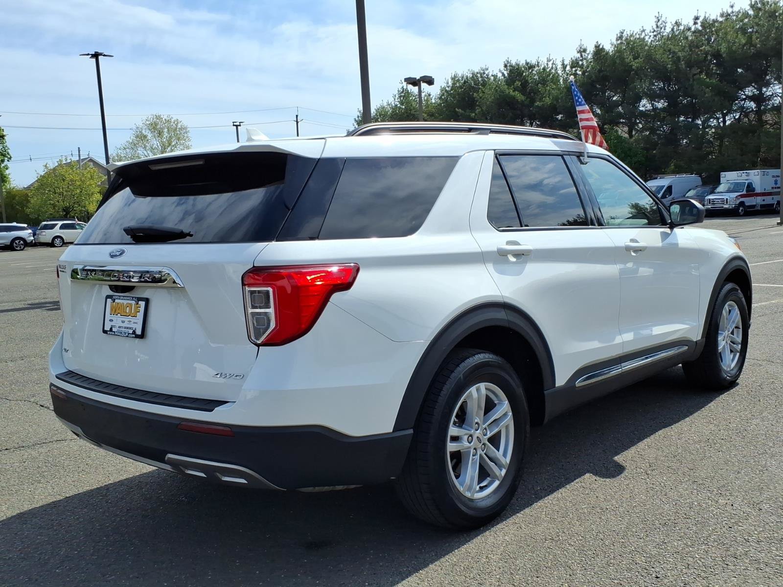 Certified 2023 Ford Explorer XLT w/ Equipment Group 202A AWD/4WD image 6