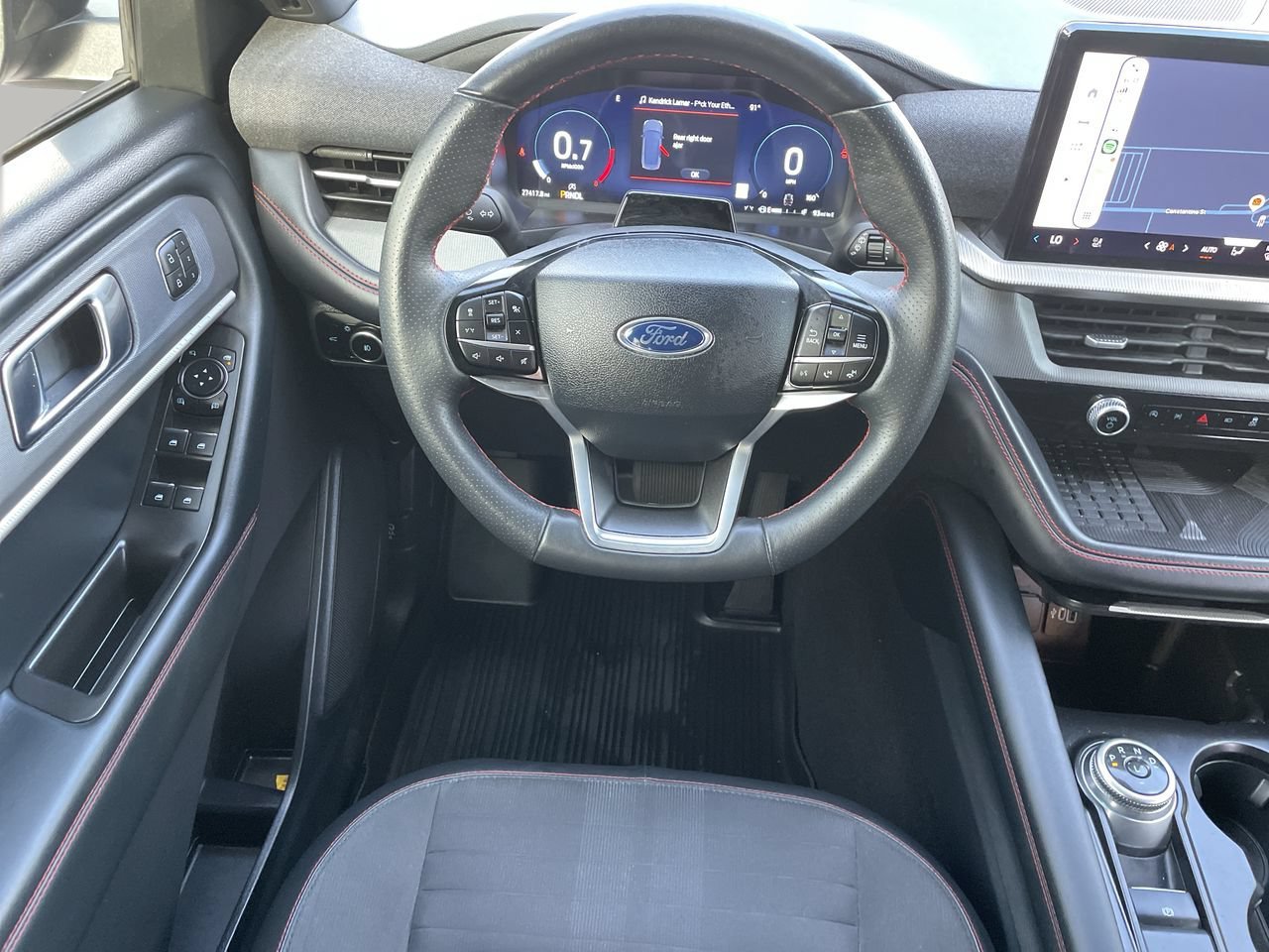 Certified 2025 Ford Explorer ST-Line w/ Premium Package RWD image 15