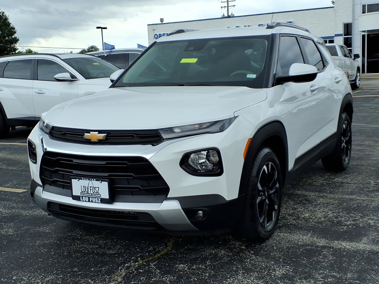 Used 2023 Chevrolet TrailBlazer LT w/ Convenience Package FWD image 3