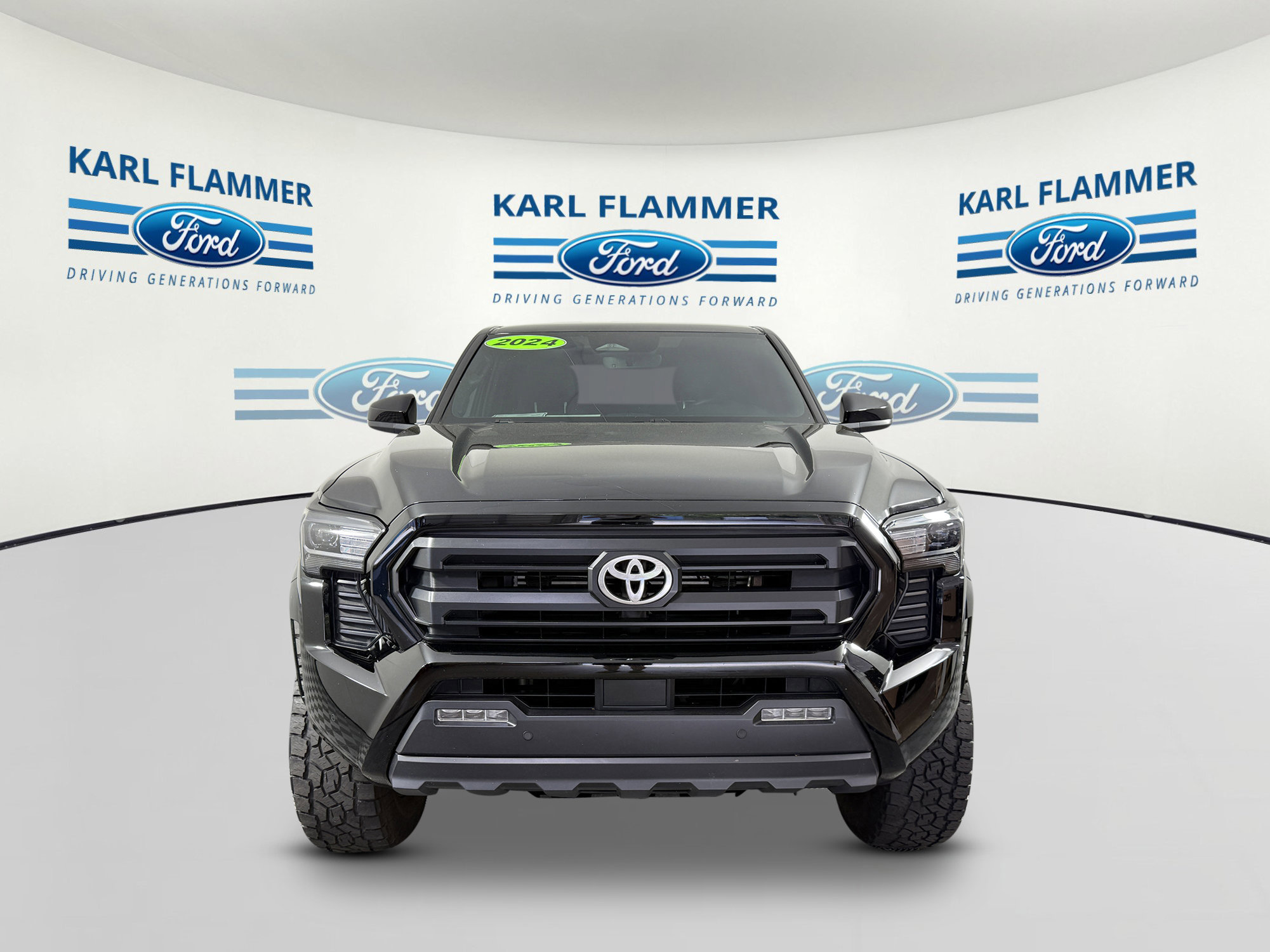 Used 2024 Toyota Tacoma SR5 w/ SR5 Upgrade Package AWD/4WD image 6