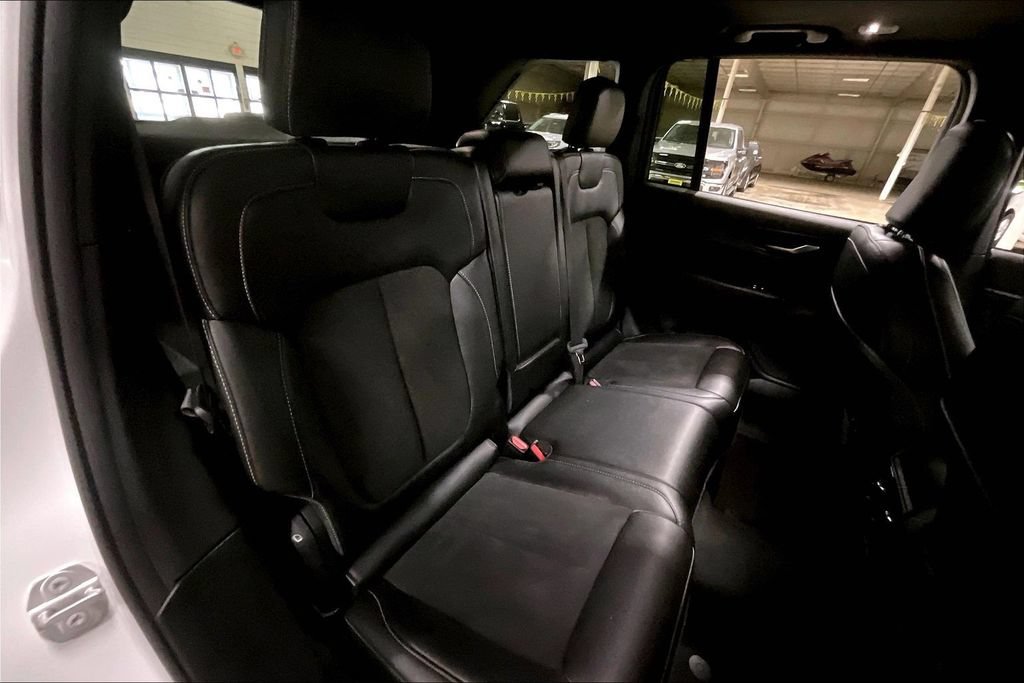 Used 2023 Jeep Grand Cherokee Altitude AWD/4WD image 26