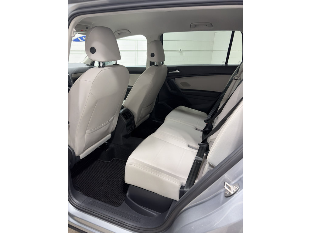 Used 2021 Volkswagen Tiguan SE AWD/4WD image 20