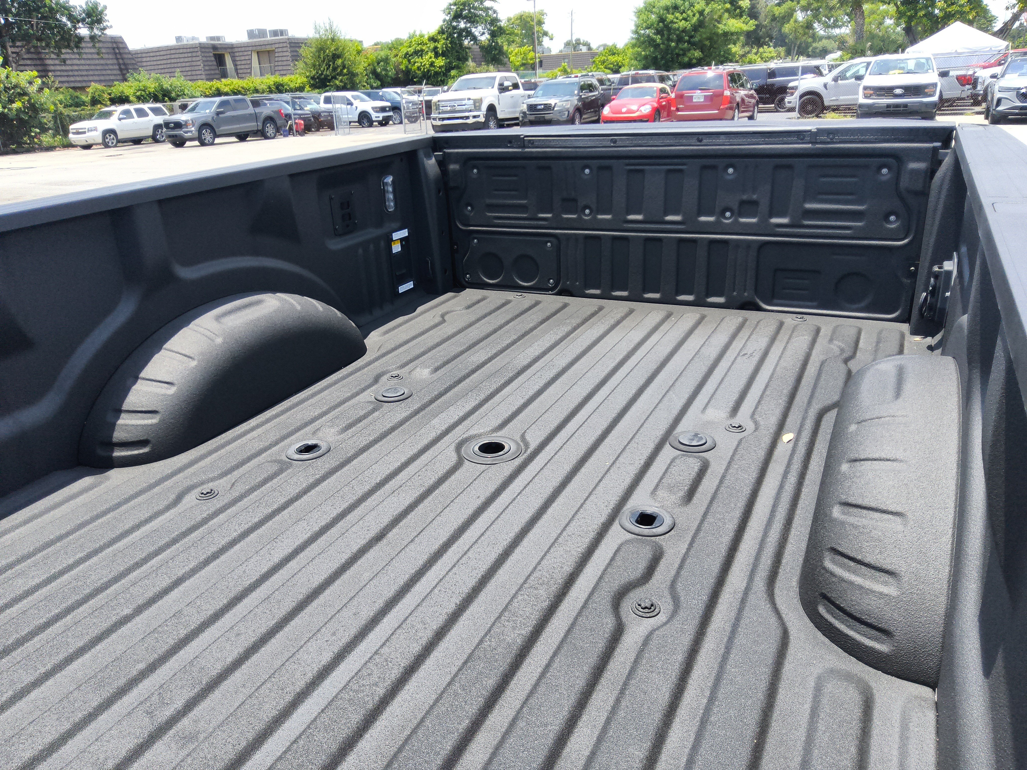 Certified 2025 Ford F450 Platinum w/ Platinum Plus Package AWD/4WD image 24