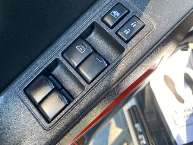 Used 2025 Nissan Frontier PRO-4X image 13