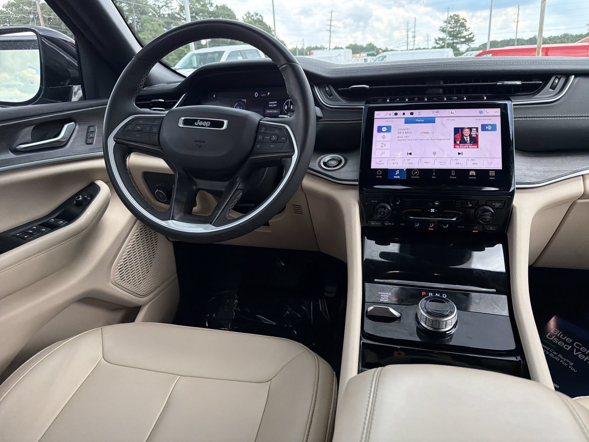 Used 2023 Jeep Grand Cherokee L Limited AWD/4WD image 3