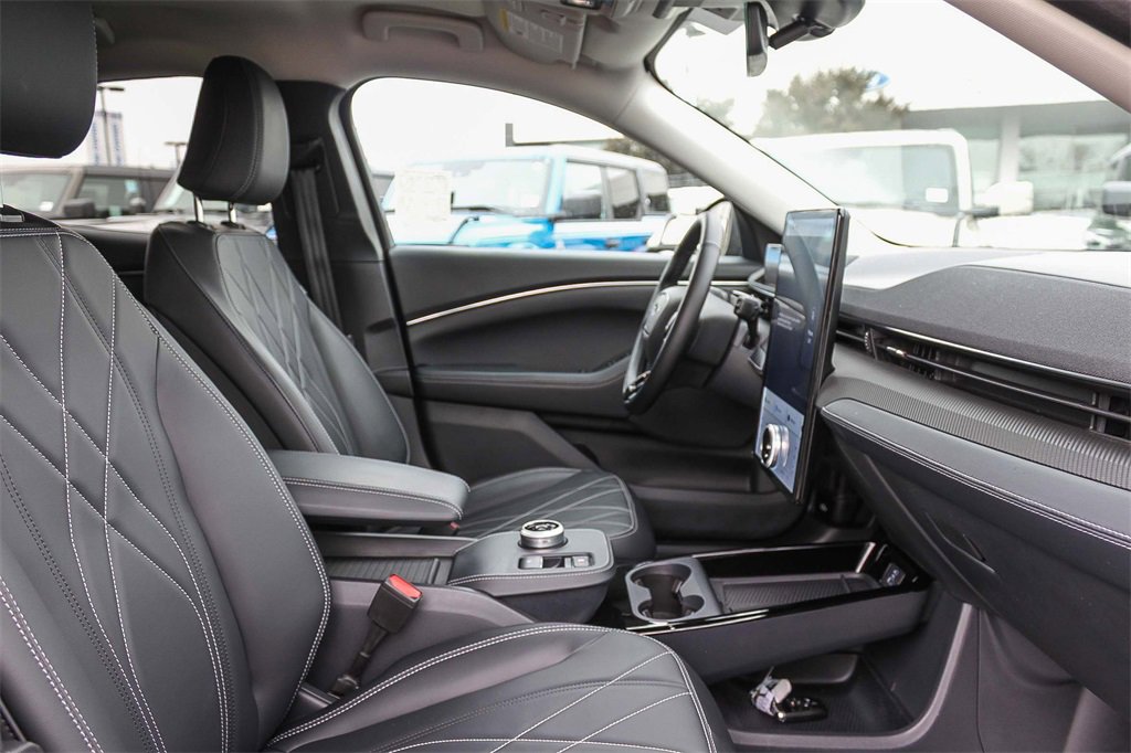 Certified 2024 Ford Mustang Mach-E Select image 17