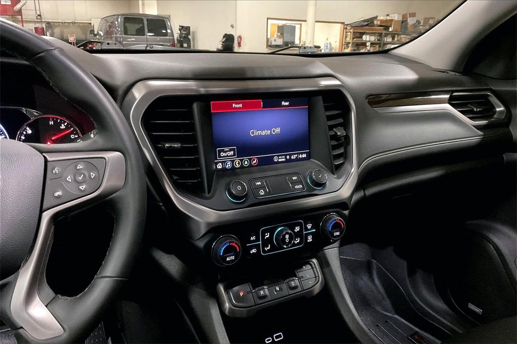 Used 2023 GMC Acadia AT4 w/ Technology Package image 8