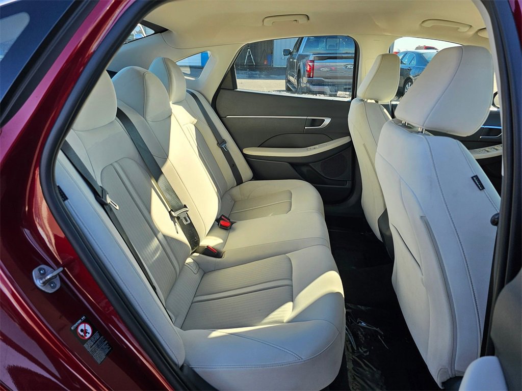 Used 2023 Hyundai Sonata SE image 14