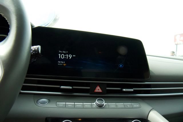 Used 2025 Hyundai Elantra SEL FWD image 22