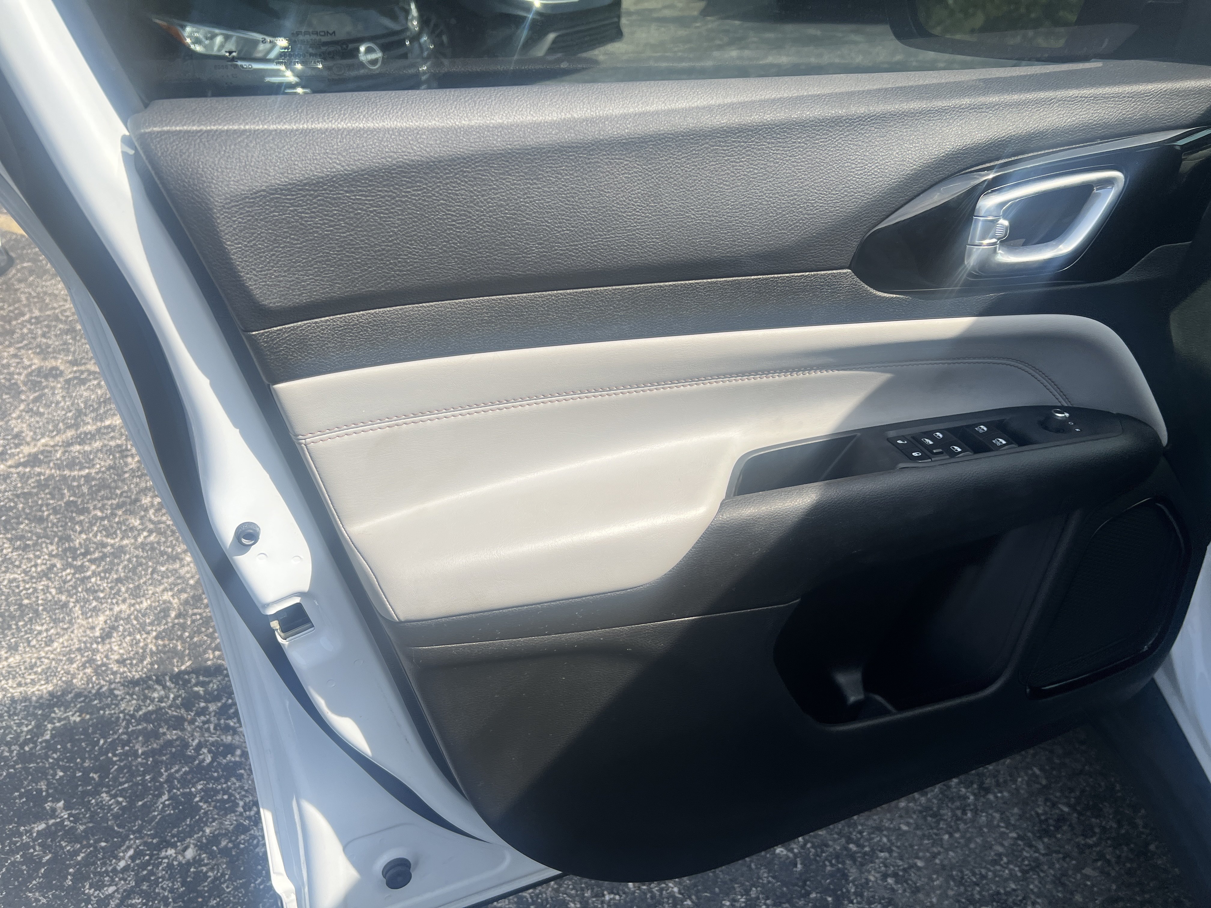 Used 2023 Jeep Compass Limited AWD/4WD image 8