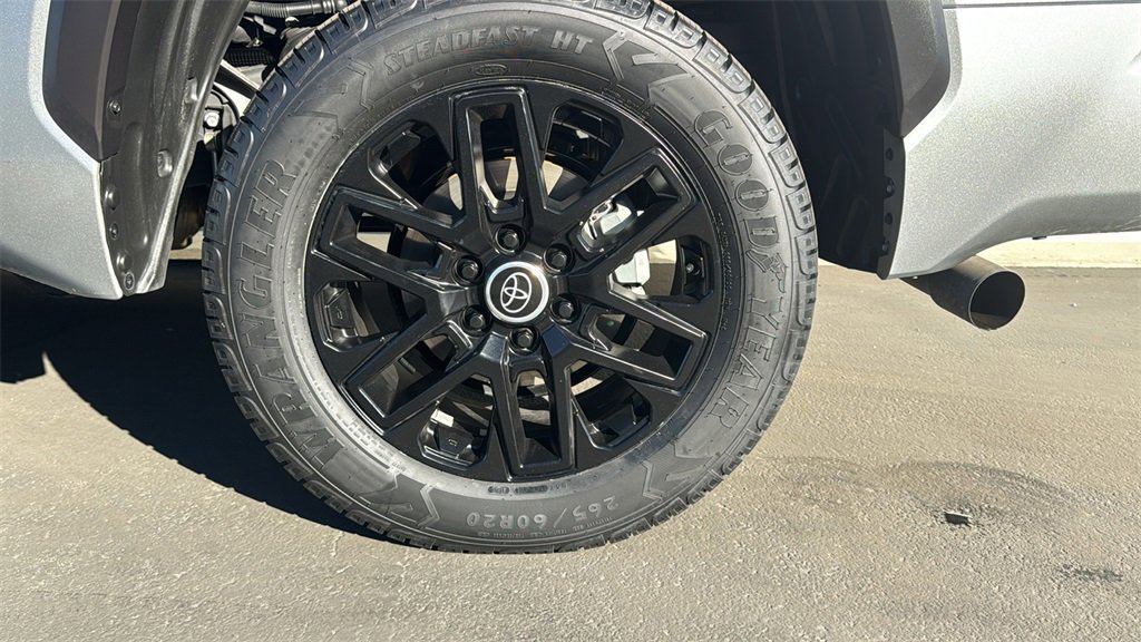 Used 2024 Toyota Tundra Limited image 11
