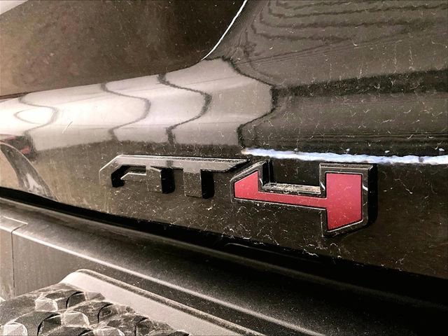 Used 2025 GMC Canyon AT4 w/ Nightfall Edition AWD/4WD image 13