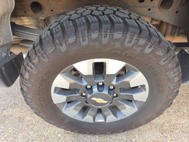 Used 2021 Chevrolet Silverado 2500 Custom w/ Custom Value Package AWD/4WD image 21