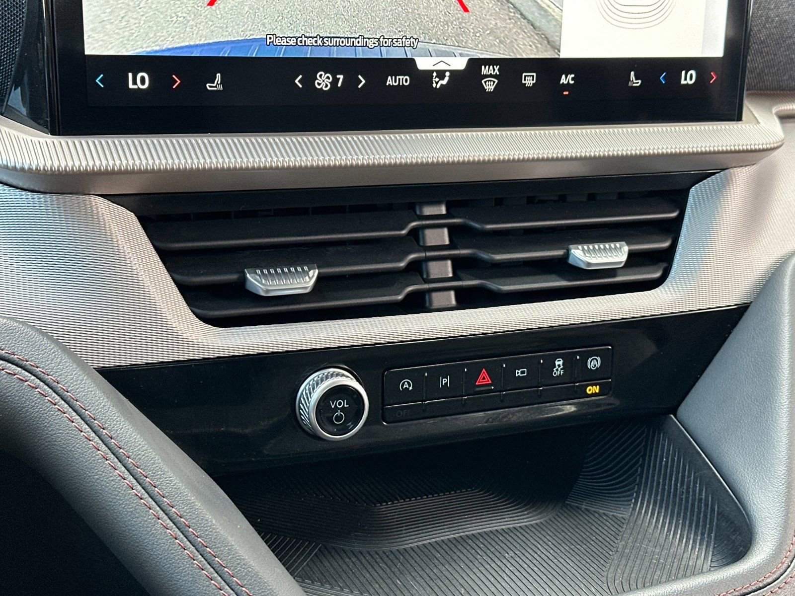 Certified 2025 Ford Explorer Active RWD image 21