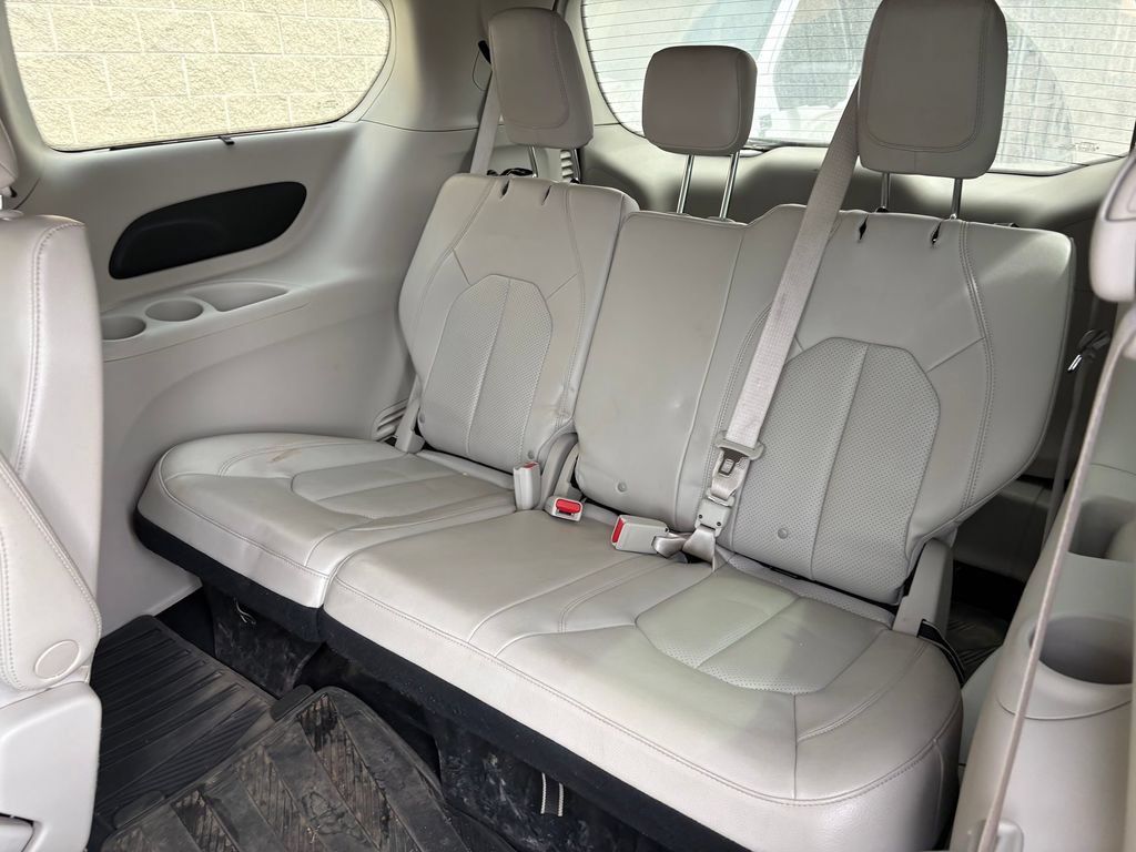 Used 2021 Chrysler Pacifica Touring-L AWD/4WD image 23