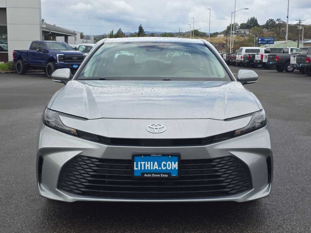 Used 2025 Toyota Camry LE FWD image 8