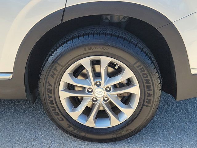 Used 2020 Hyundai Santa Fe SE FWD image 9