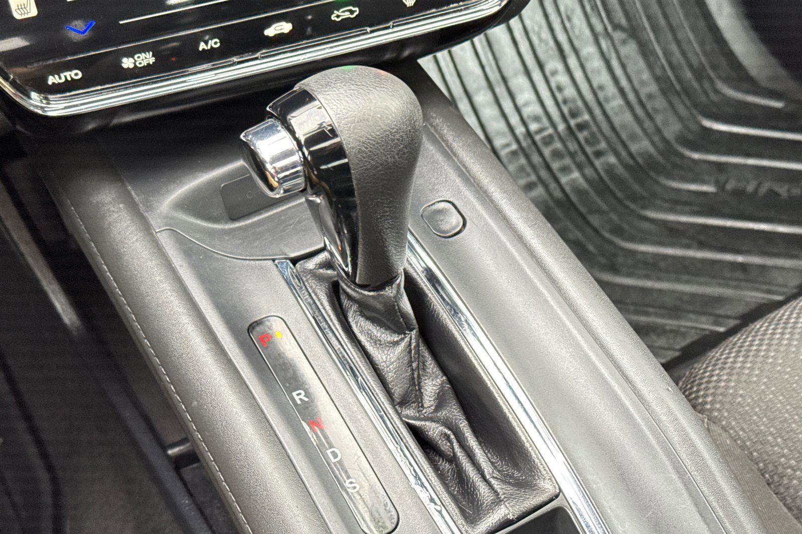 Used 2018 Honda HR-V EX image 24