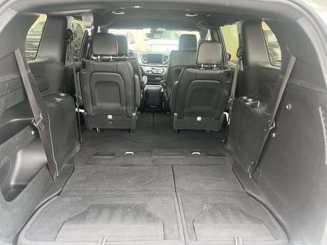 Used 2024 Chrysler Pacifica Touring-L w/ S Appearance Package FWD image 12