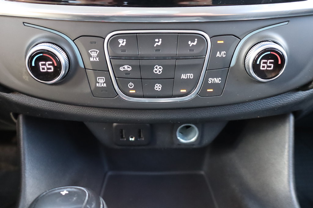 Used 2020 Chevrolet Traverse LS AWD/4WD image 8