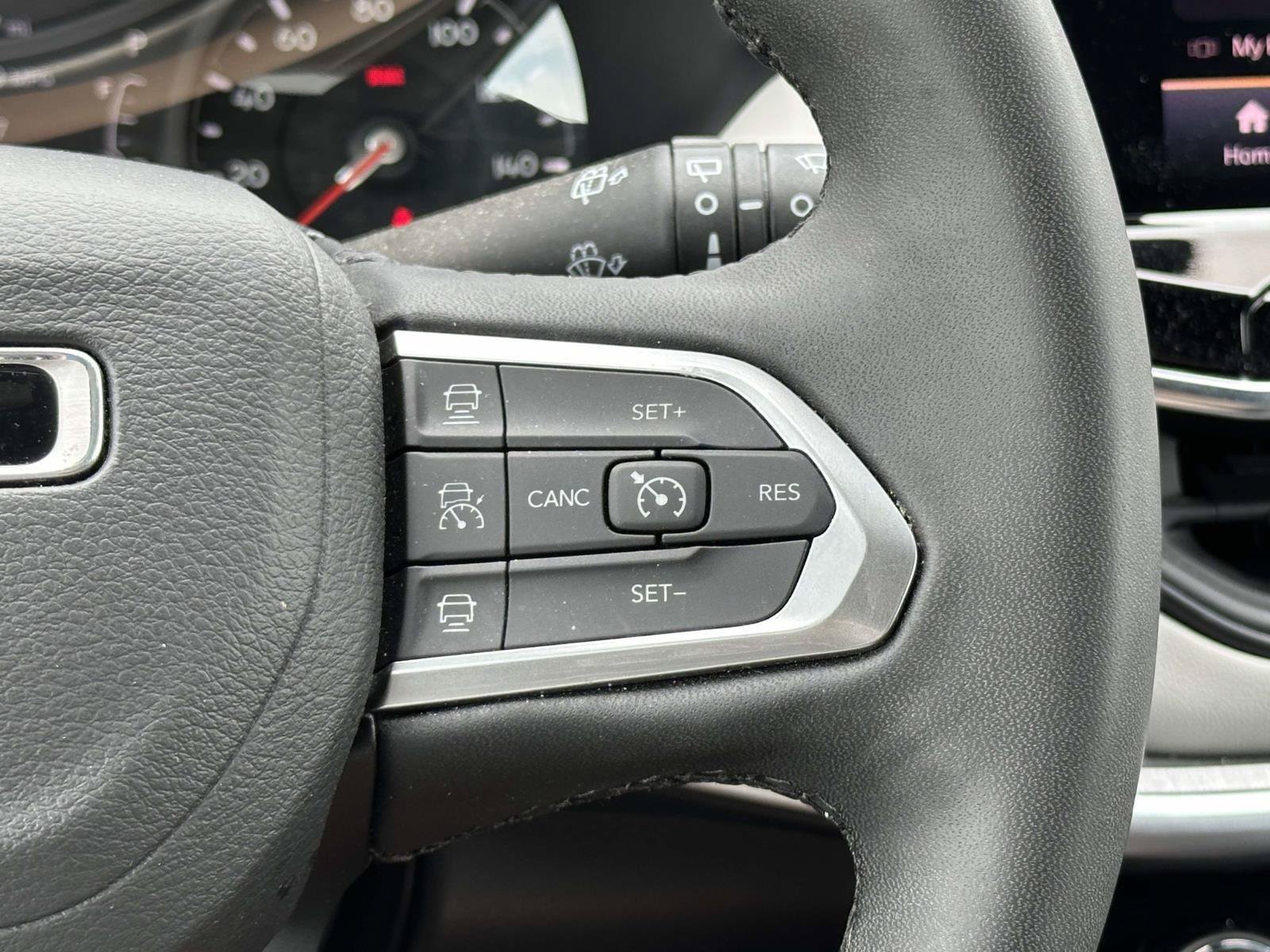 Used 2025 Jeep Compass Limited AWD/4WD image 21