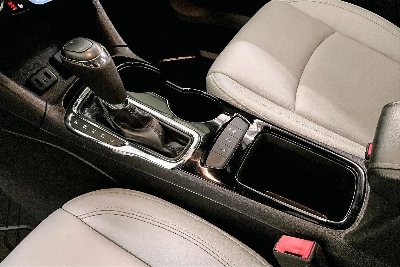 Used 2019 Chevrolet Cruze Premier w/ Sun And Sound Package image 16