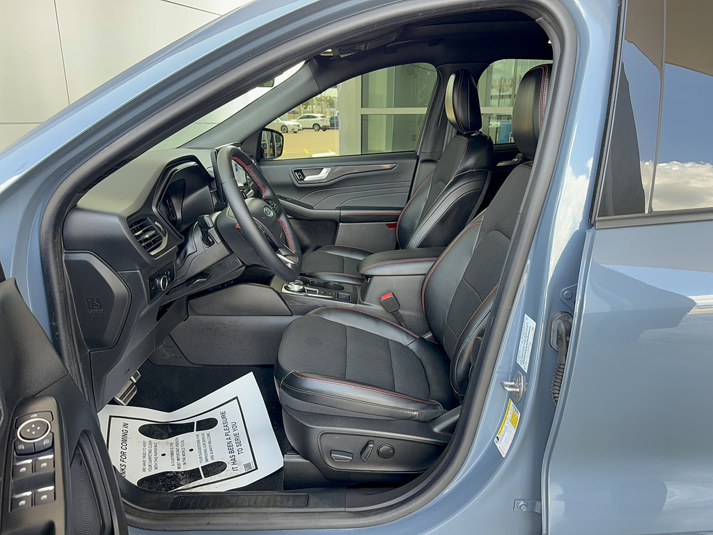Certified 2023 Ford Escape ST-Line w/ Tech Pack #1 AWD/4WD image 11
