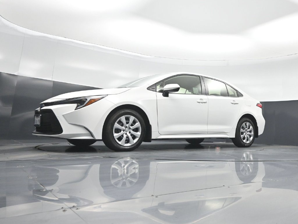 Used 2025 Toyota Corolla LE w/ Carpet Mat Package (TMS) FWD image 43