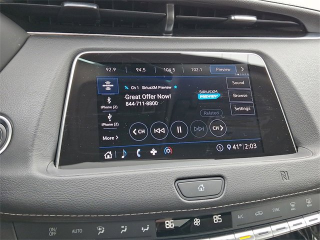 Used 2020 Cadillac XT4 Luxury w/ Cold Weather Package image 18