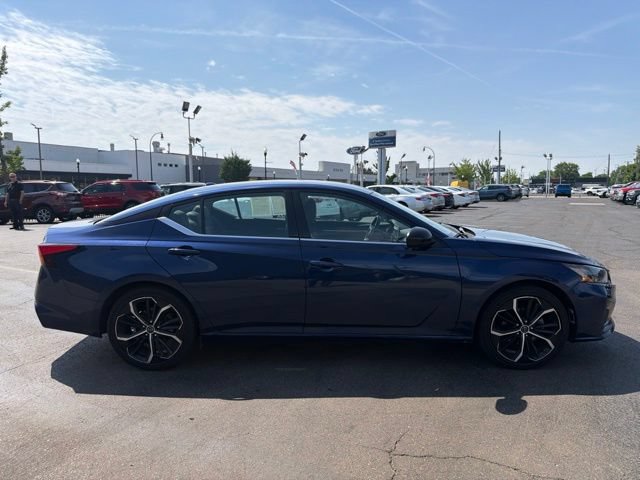 Used 2024 Nissan Altima 2.5 SR FWD image 8