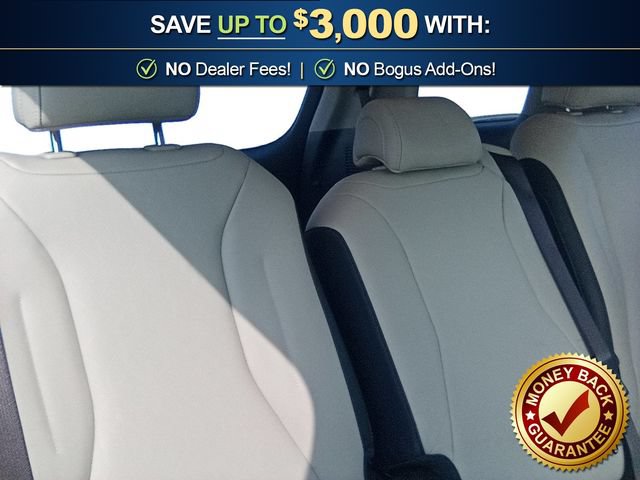 Used 2025 Kia Carnival EX FWD image 23