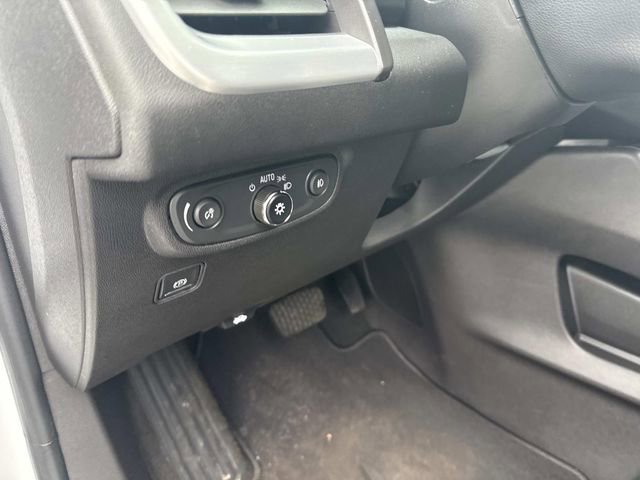 Used 2024 GMC Terrain SLT image 22