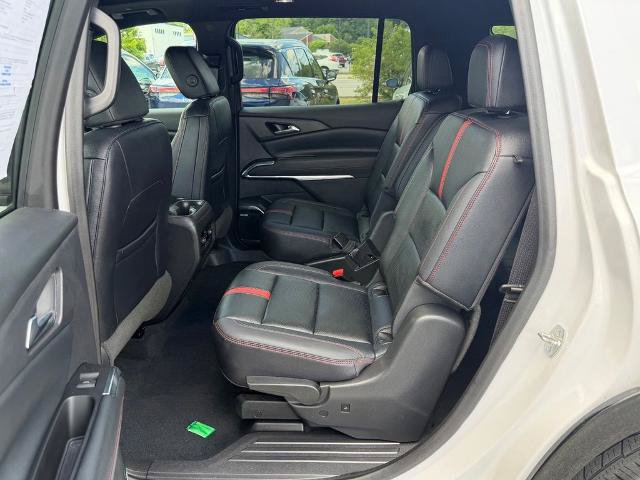 Used 2024 Chevrolet Traverse RS AWD/4WD image 16