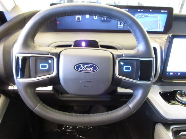 Certified 2025 Ford Expedition Active image 15