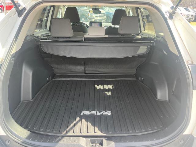 Used 2020 Toyota RAV4 XLE image 6