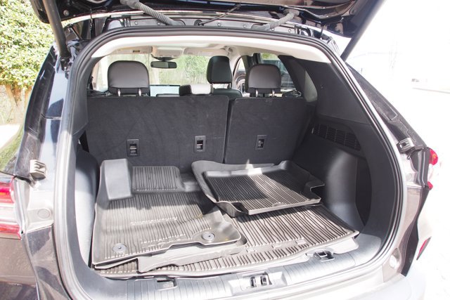 Certified 2025 Ford Escape SE w/ PHEV Premium Package image 14