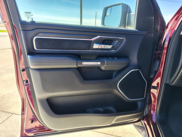 Used 2023 RAM 1500 Laramie AWD/4WD image 9