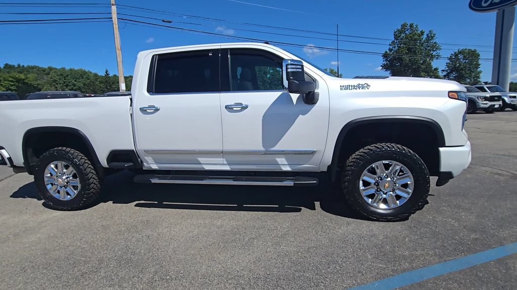 Used 2024 Chevrolet Silverado 2500 High Country w/ High Country Premium Package AWD/4WD image 21